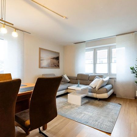 Moderne 4 Zimmer Wohnung Vollausgestattet Und Moebliert Halle  Exterior foto